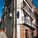 & Luxury בית הארחה